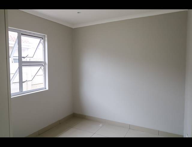 3 BEDROOM TOWNHOUSE FOR SALE IN CAMBRIDGE